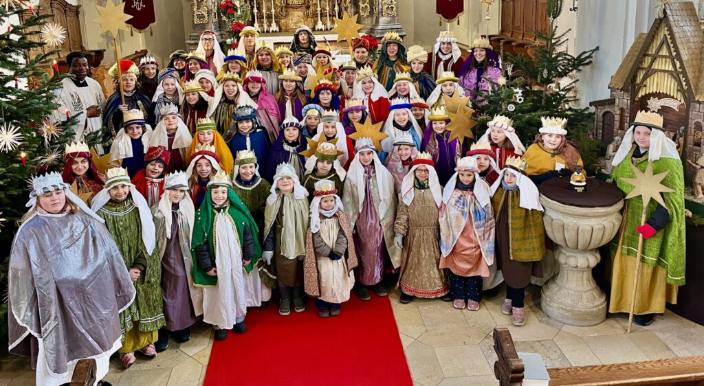 Von links nach rechts: Sternsinger Stimpfach, Satteldorf und Crailsheim. Fotos: privat
