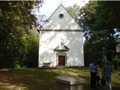 Kapelle auf dem Hohenkreßberg: Auferstanden aus Ruinen