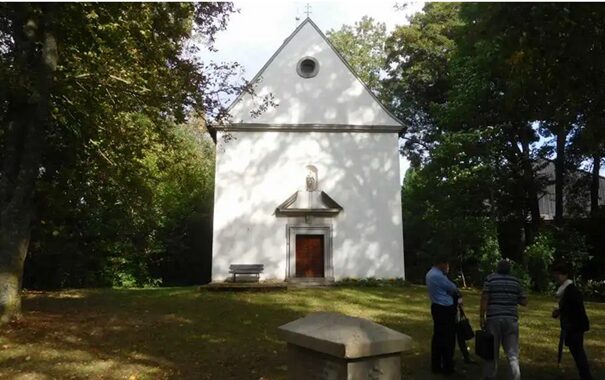 Kapelle auf dem Hohenkreßberg: Auferstanden aus Ruinen